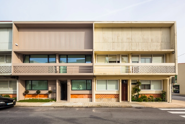 Moradia no Bairro dos Músicos / Franca Arquitectura - Casas