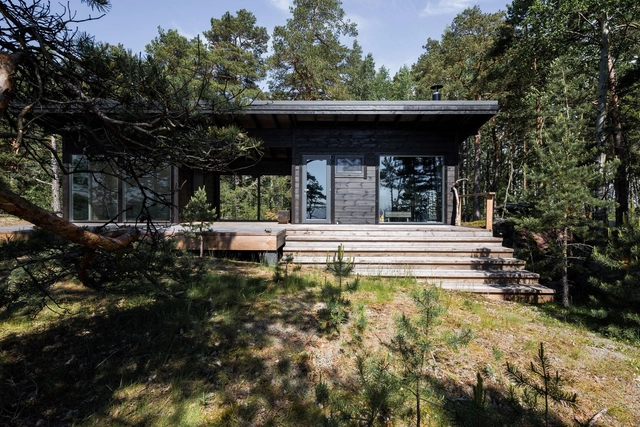 Casa de verano en la isla del mar Báltico / Pluspuu Oy - Casas