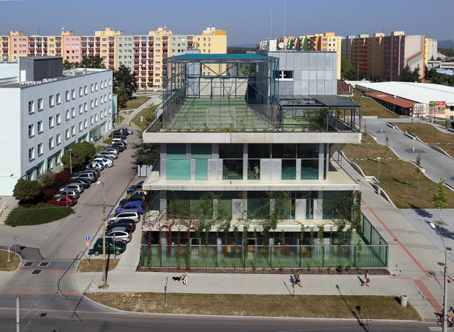Centro Comunitario Máj / SLLA Architects - Centro Comunitario