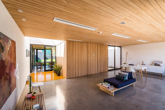  Estudio Juridico MORON / Equipo BAMO - Edificios Institucionales