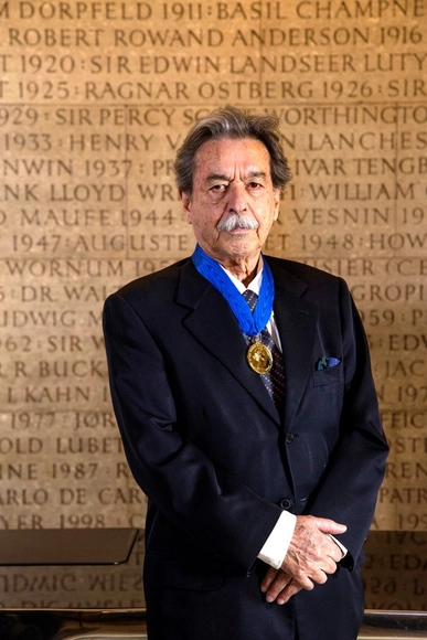 Paulo Mendes da Rocha recibe la Royal Gold Medal de Arquitectura 2017 - Imagen Principal