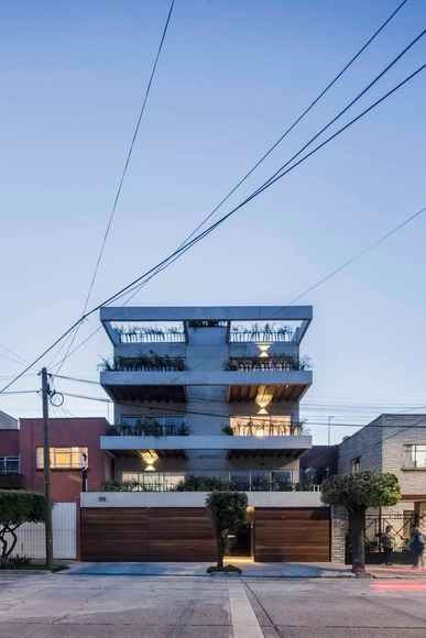 Palenque / Taller Capital - Arquitectura Residencial, Fachada, Escaleras