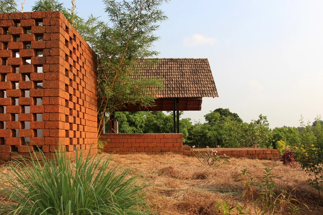 Vrindavan / unTAG - Casas