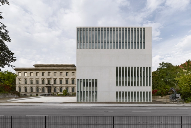 Centro de Documentación de la Historia del Nacionalsocialismo / GEORG - SCHEEL  -WETZEL ARCHITEKTEN - Museo