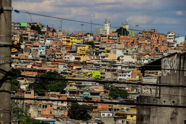 Favela rica, favela pobre: as desigualdades nas baixas rendas de São Paulo - Imagem de Destaque