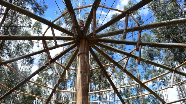 Comunidad que se respeta, tiene capilla: la experiencia del Taller 'Con lo que hay' en Ecuador - Imagen Principal