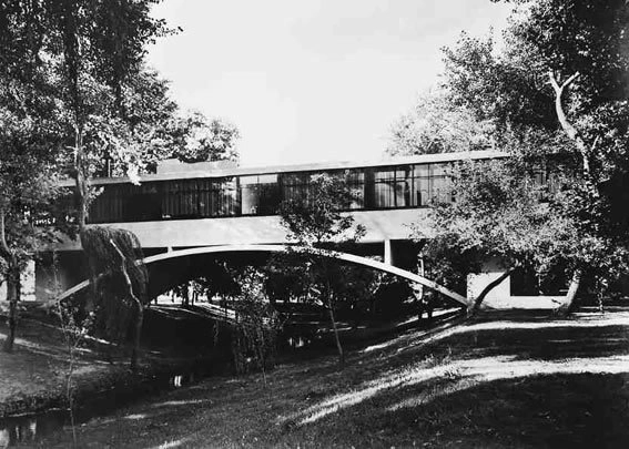 Clássicos da Arquitetura: Casa sobre o arroio / Amancio Williams + Delfina Gálvez Bunge - Imagem de Destaque