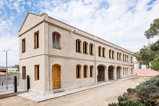Consolidación de edificios en La Remunta  / Ravetllat-Ribas - Restauraciones, Fachada, Puerta, Cierros, Arco, Arcada