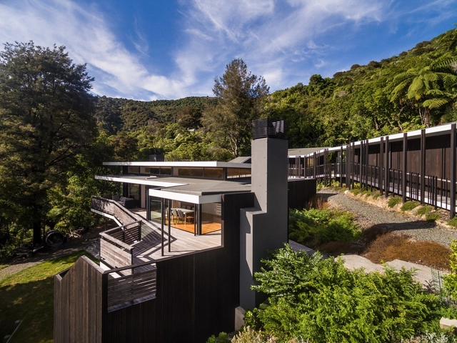 Moetapu Beach House / Parsonson Architects - Houses, Garden, Facade