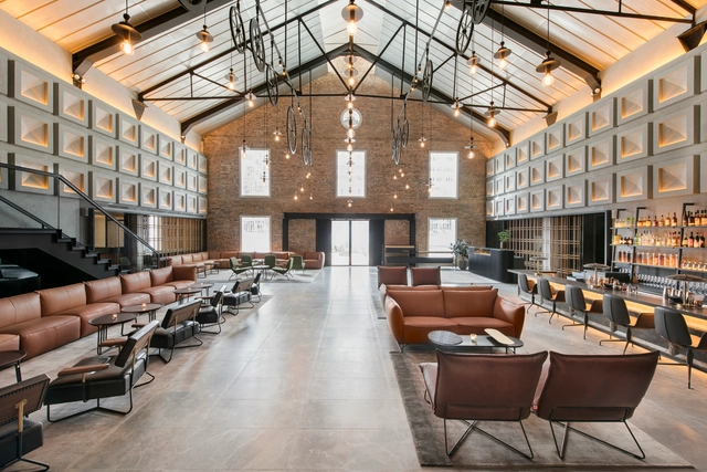 Hotel Warehouse / Zarch Collaboratives - Remodelaciones
