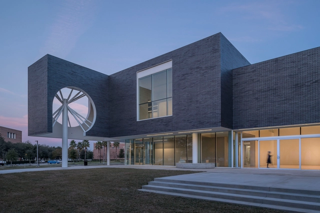 Centro Moody para las Artes / Michael Maltzan Architecture - Universidad
