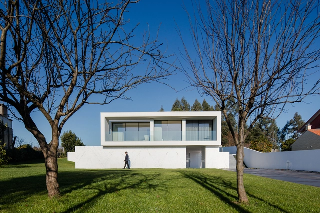 Casa Touguinhó III / Raulino Silva - Casas