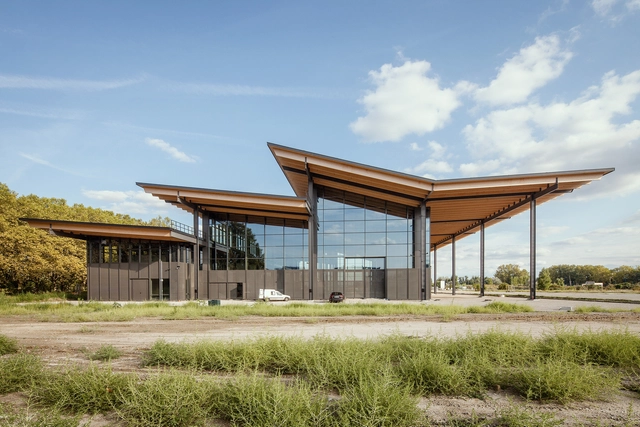 Halle du Conservatoire des Mécaniques / Patrick Arotcharen architecte - Centro De Exhibición