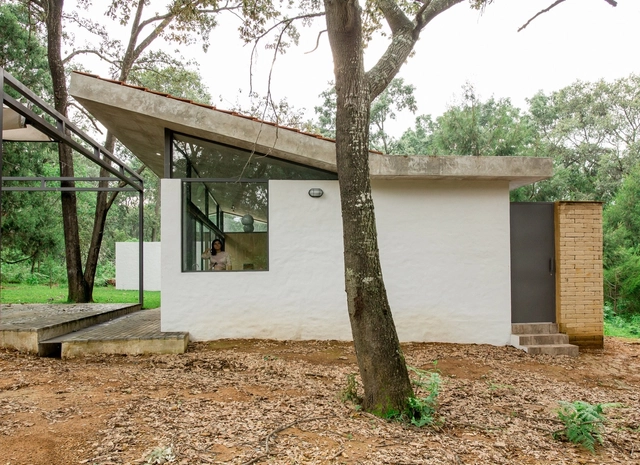 Casa en el Bosque / COCCO Arquitectos - Casas