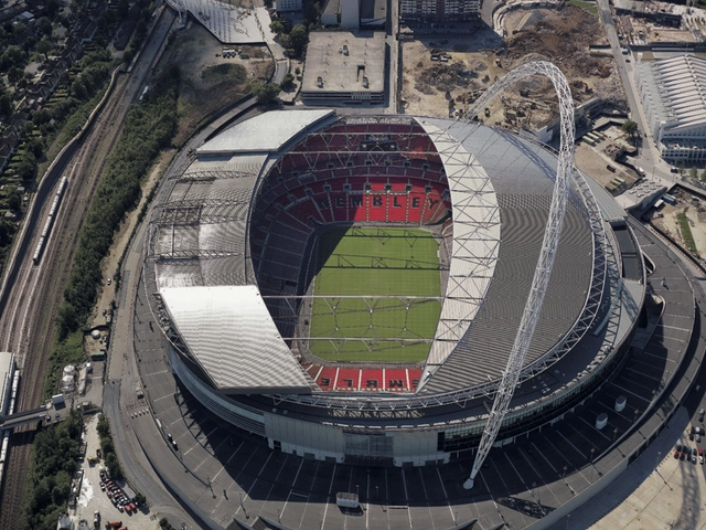 Estádio Nacional Wembley  / Foster + Partners - Estádios