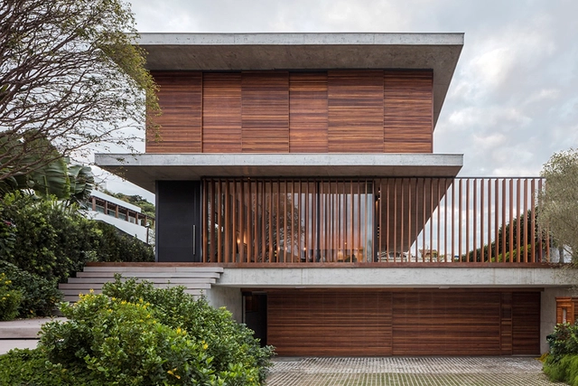 Casa Bravos / Jobim Carlevaro Arquitetos - Casas