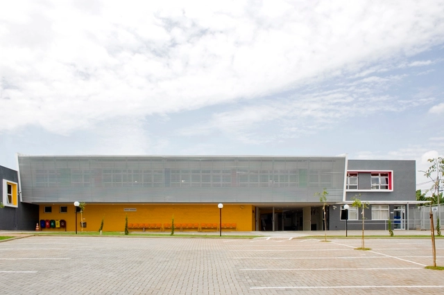 Dom Bosco  / Shieh Arquitetos Associados - Jardim De Infância, Fachada, Porta
