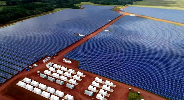 Tesla debuta granja solar con 55.000 paneles en Hawaii - Imagen Principal