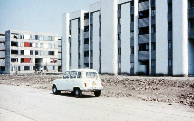 La posible demolición del primer intento en Chile por acabar con la segregación social urbana - Imagen Principal