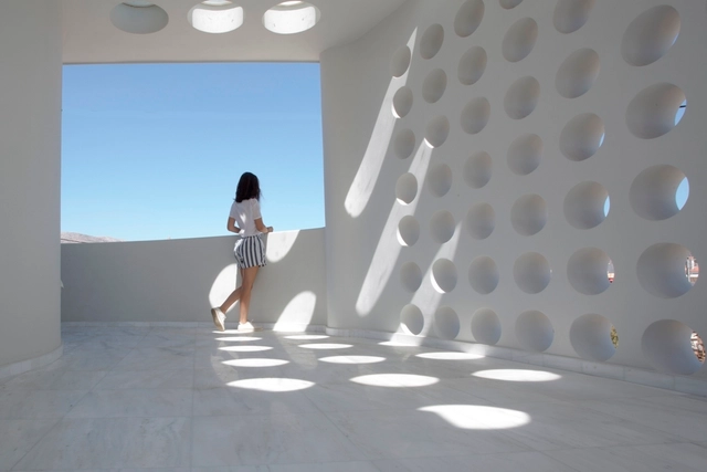 在这里呆一下午，我会晒成“斑点狗” Pagona 住宅 / Smyrlis Architects - 独立住宅