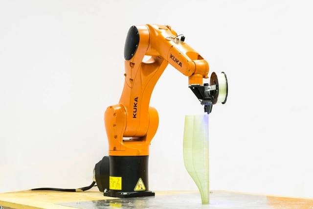 This 6-Axis Robot Arm Can 3D Print Fiberglass Composites - Featured Image