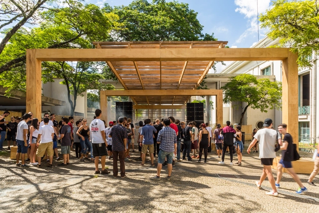 Cenografia do Dekmantel Festival São Paulo / Atelier Marko Brajovic + Estudio Guto Requena + SuperLimão - Instalações Temporárias, Fachada