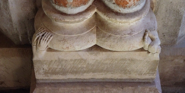5 entretenidas búsquedas de huevos de pascua en la arquitectura gótica - Imagen Principal