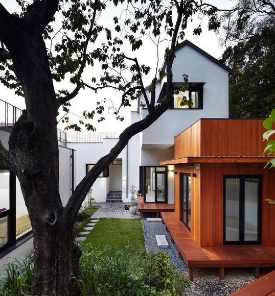 The House of Prajna / studio_GAON - Houses, Garden, Facade, Door, Stairs