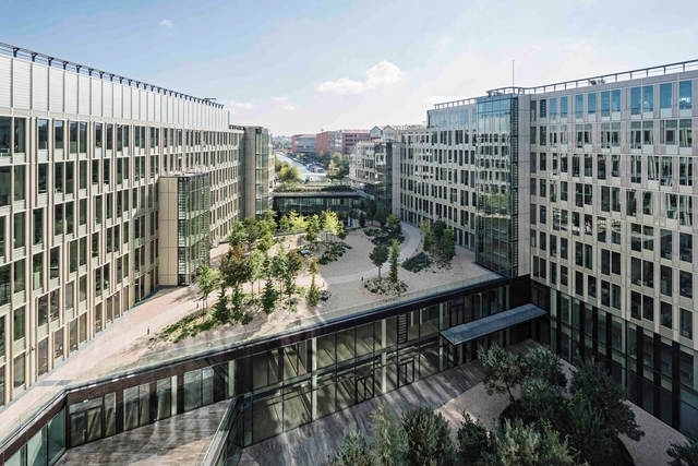 Sede principal Veolia / Dietmar Feichtinger Architectes - Edificio De Oficinas