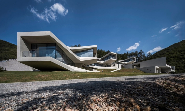 RETIRO U / Heesoo Kwak and IDMM Architects - Casas