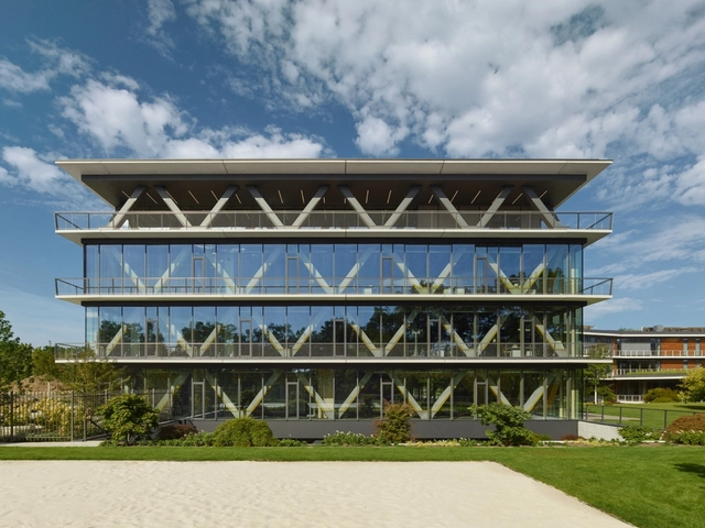 创新中心 Innovatin Center 2.0 / SCOPE Architekten - 文化中心