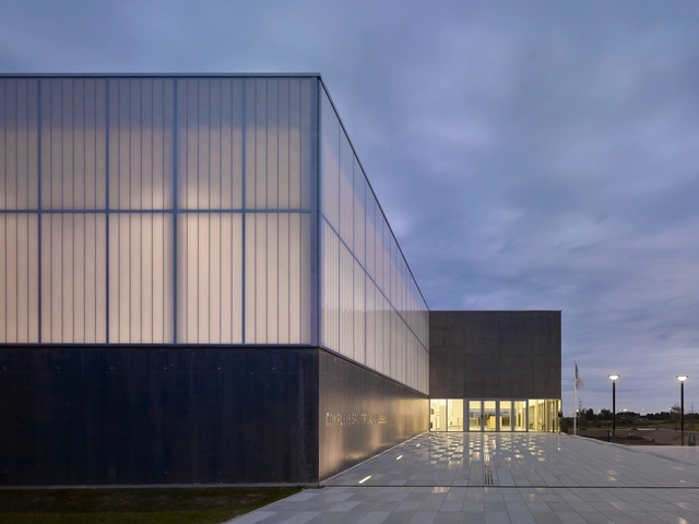 Complejo Deportivo en Bussy-Saint-Georges / Martin Duplantier Architectes - Recreación Y Entrenamiento