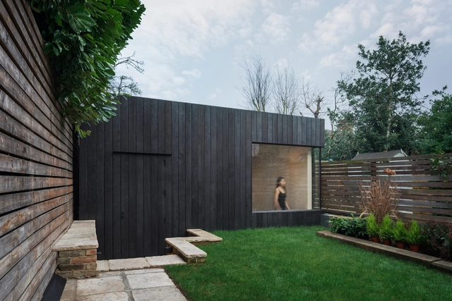 Estudio gimnasio de jardín en el norte de Londres / EASTWEST ARCHITECTURE - Obras De Pequeña Escala