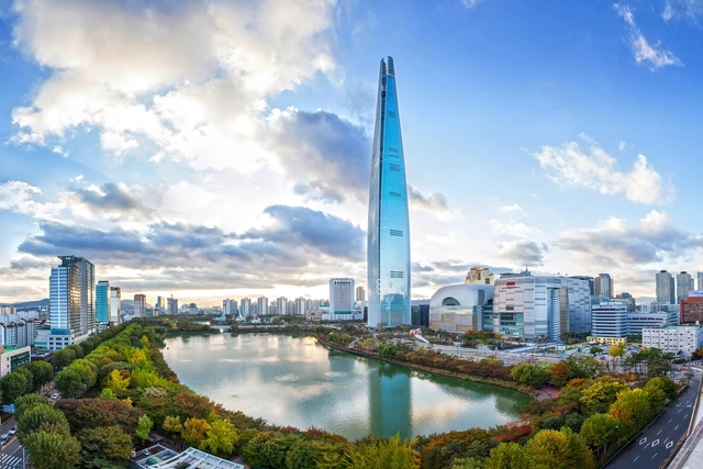 Lotte World Tower é concluída em Seul e se torna o quinto edifício mais alto do mundo - Imagem de Destaque
