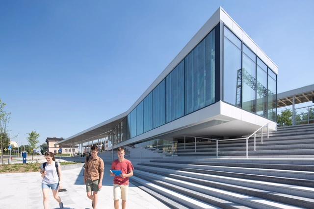 El centro de transporte / RYSY Architekci Rafał Sieraczyński - Estación De Buses