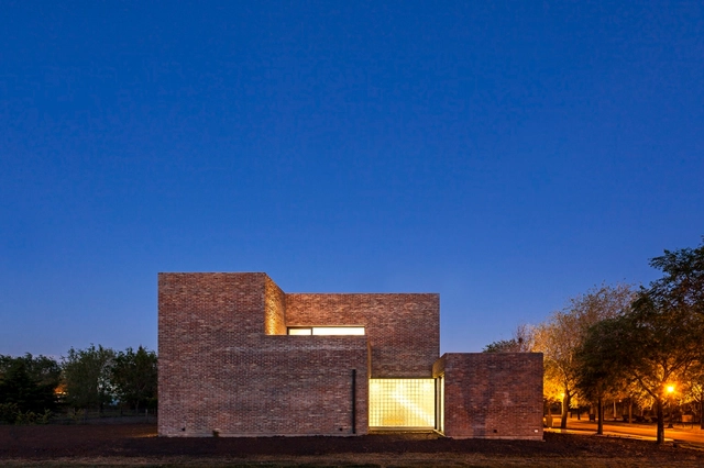 Casa con Ladrillos  / Martín Aloras - Casas, Fachada