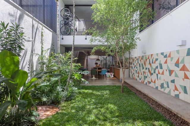 Casa Geminada  / CR2 Arquitetura - Casas, Jardim, Fachada