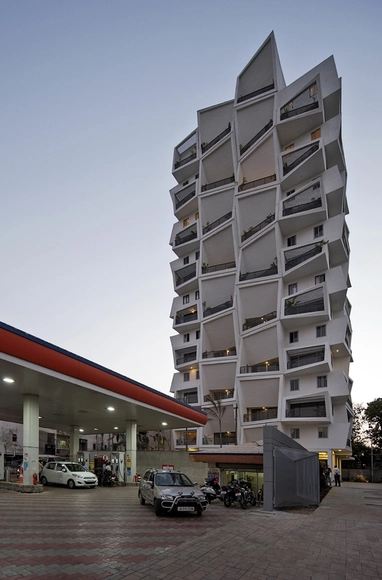Ishatvam 9 / Sanjay Puri Architects - Apartamentos