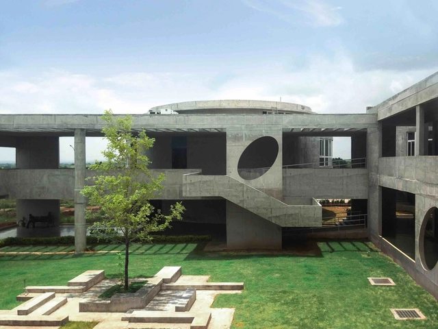 印度 WOXSEN 商学院／Designhaaus Solutions - 中小学校