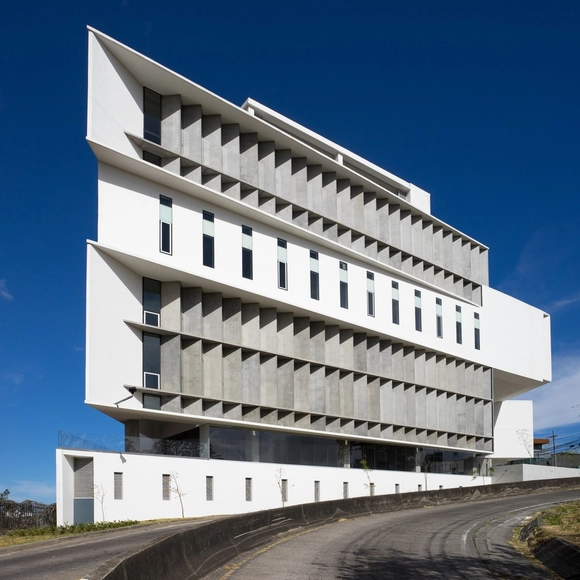  Oficentro Asebanacio / ICESA - Edificio De Oficinas, Fachada