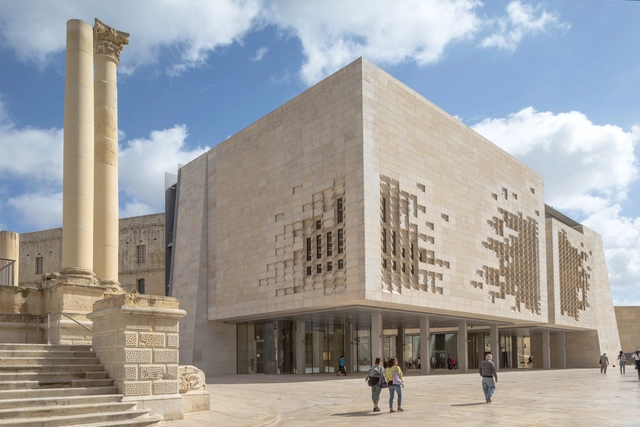 Porta de Valletta de Renzo Piano, pelas lentes de Danica O. Kus - Imagem de Destaque