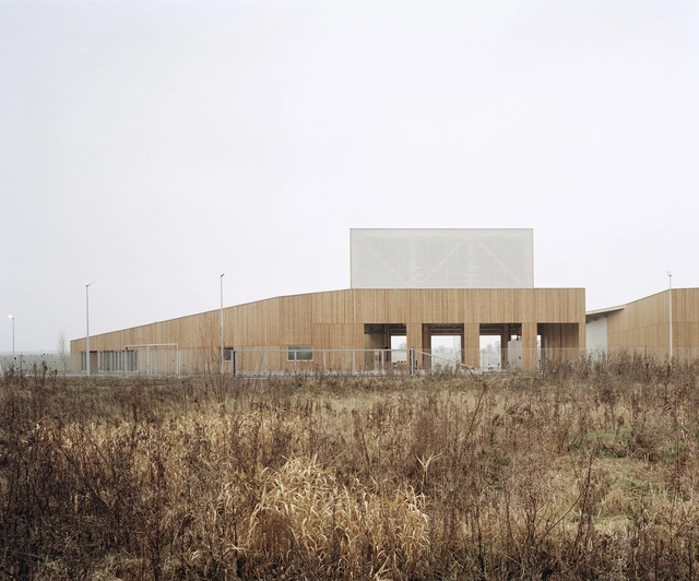 Trucks Maintenance Centre / RAUM - Transportation , Facade