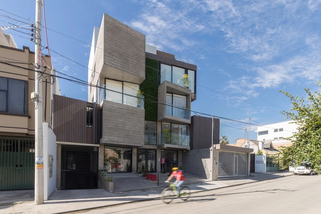 Edificio Isabela / Ruptura Morlaca Arquitectura - Residencial, Fachada, Puerta