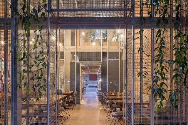 Restaurante Authoral / BLOCO Arquitetos - Restaurante, Fachada, Pilar, Arco, Banco