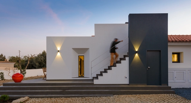 Casa do Monte da Lua / Produção de Arquitectura  - Renovação