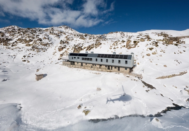 Refugi Guardat de L’illa  / Arteks Arquitectura + Ginjaume Arquitectura i Paissatge - Residencial