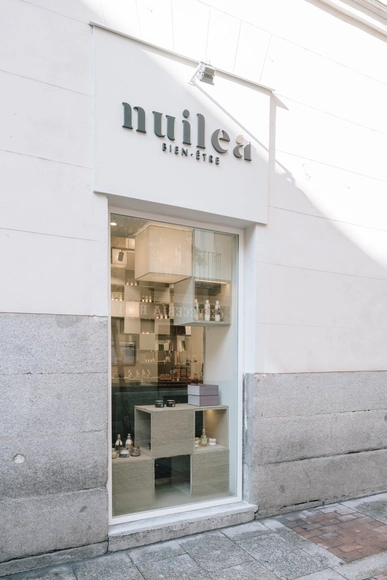 Nuilea / Zooco Estudio - Tienda, Puerta, Fachada, Sillas