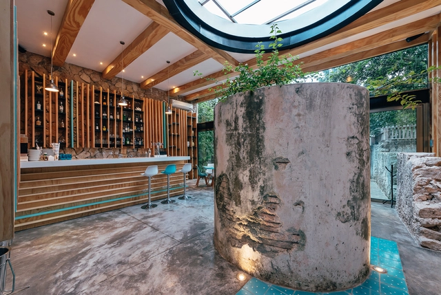 Sal de Mar / Punto Arquitectónico - Restaurant, Fijación Vigas, Fachada, Pilares