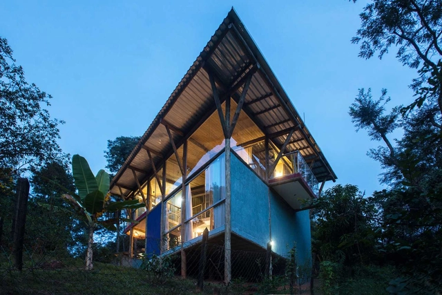 Casa HC  / João Diniz Arquitetura - Casas, Escada, Fachada, Floresta