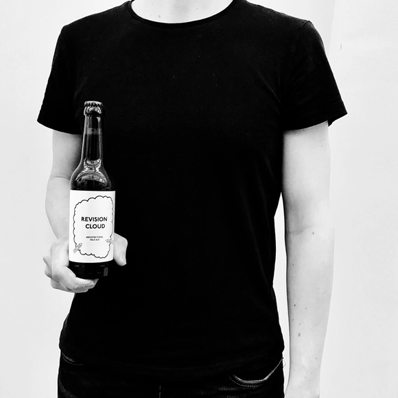 ALA Architects lança cerveja artesanal em homenagem à arte de revisar projetos - Imagem de Destaque